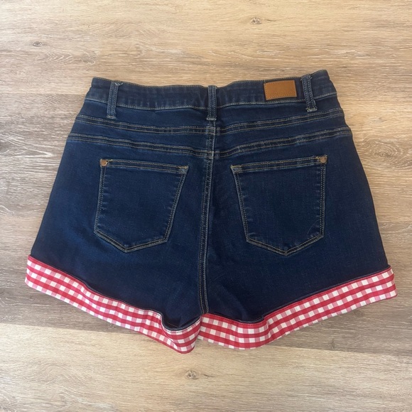 Judy Blue | Red Gingham Cuff Hi-Rise Dark Wash Button Fly Shorts Size Large - Picture 2 of 9